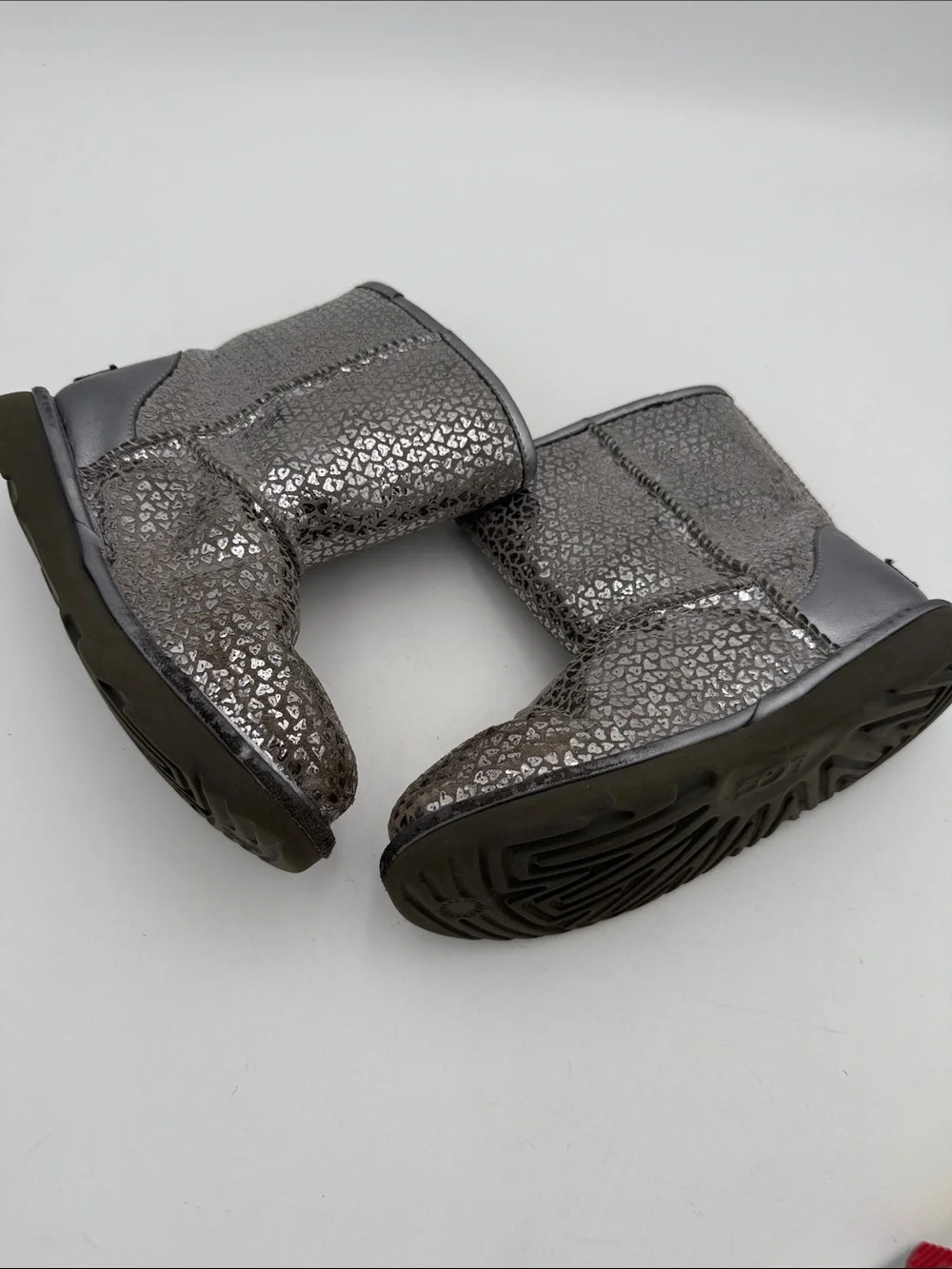Ugg Sparkle Metallic Heart Winter Boots - Silver Gray kids 3 comfy casual school